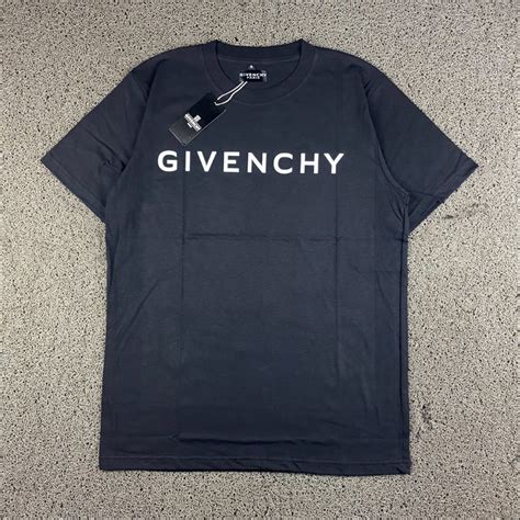 เสื้อยืด givenchy แท้ดูยังไง|แนะนำวิธีเลือกซื้อเสื้อผ้าวินเทจสักตัว ควรดูอะไรบ้าง.